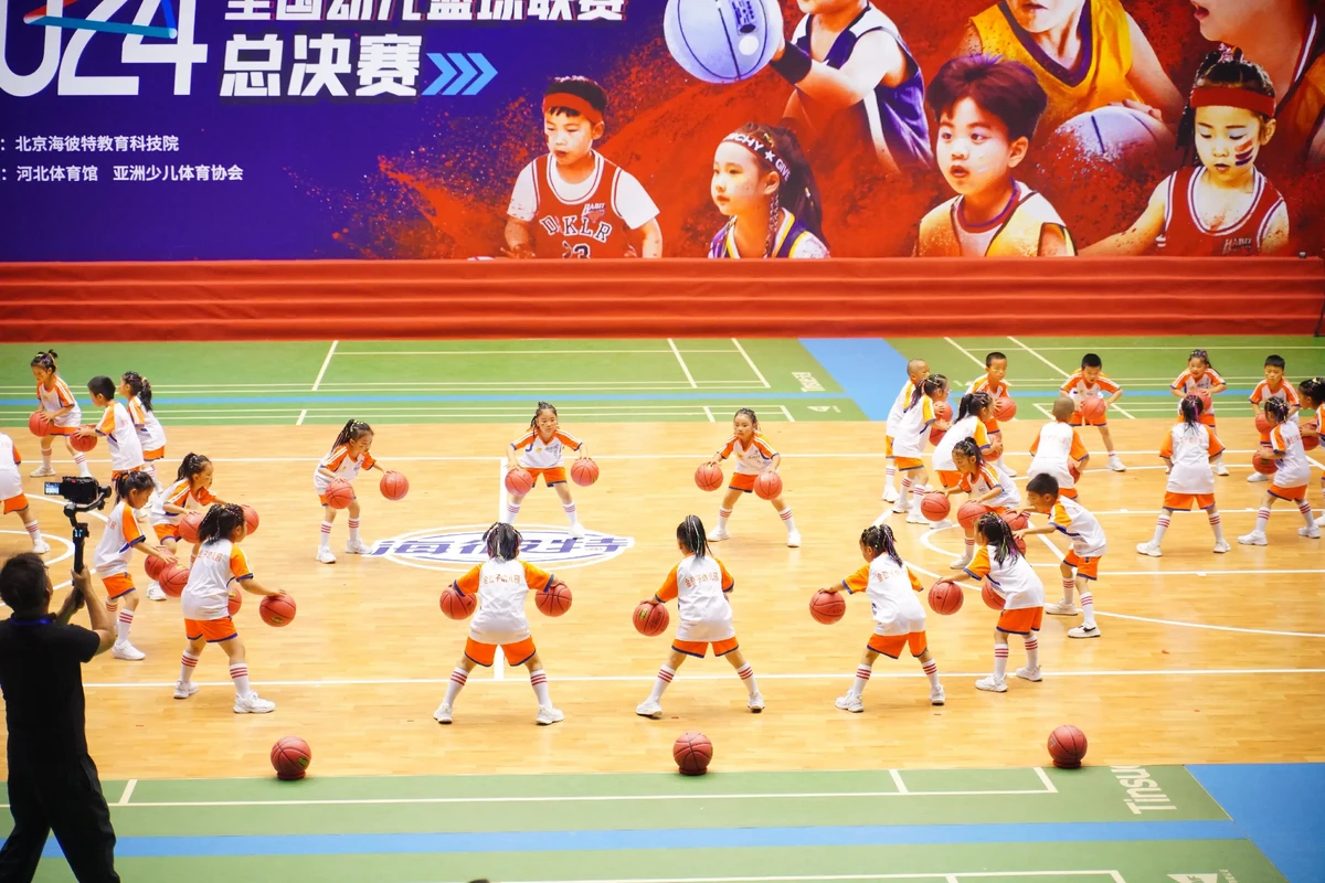 为什么参加篮球辅导可以帮助孩子更好地成长_2